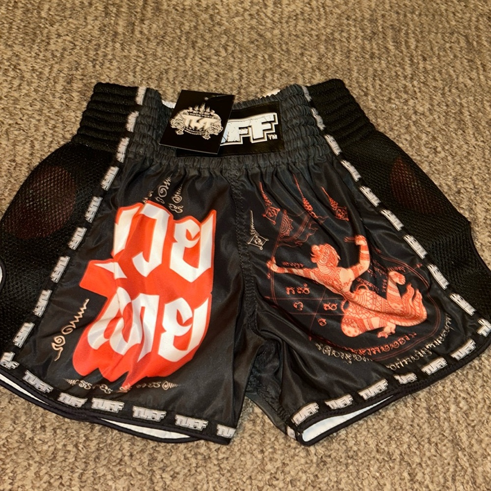 NWT Tuff boxing shorts size medium unisex